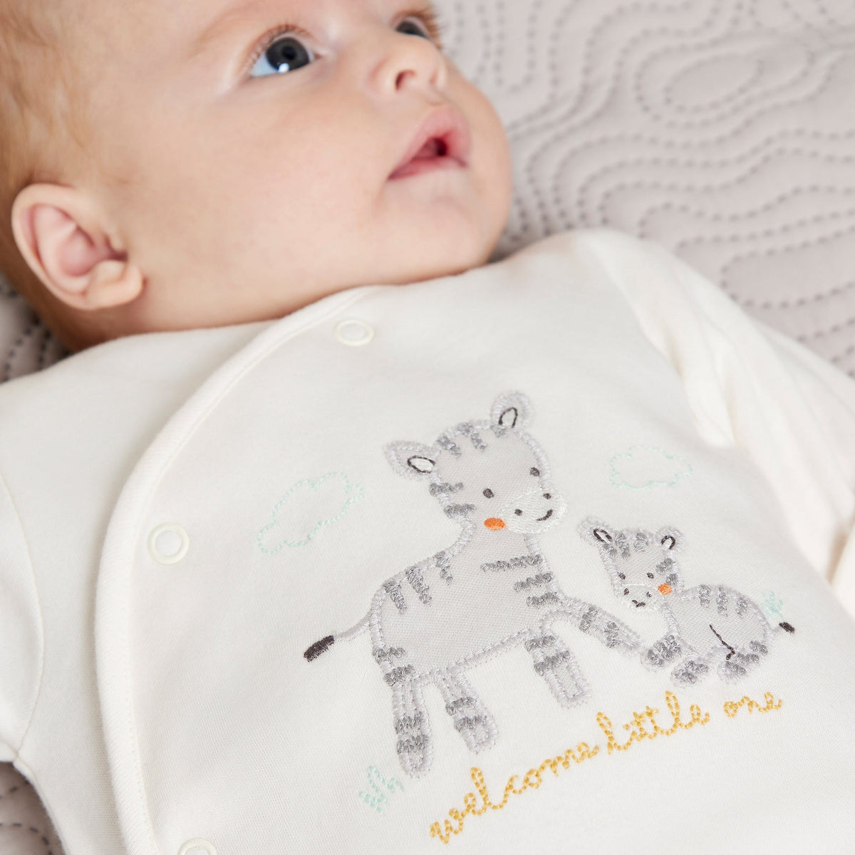 Zebra-Embroidered Sleepsuit (Cream)
