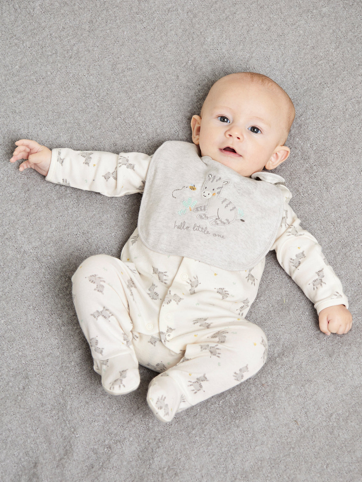 Baby Unisex 4pc Essentials Gift Set, Multicolour