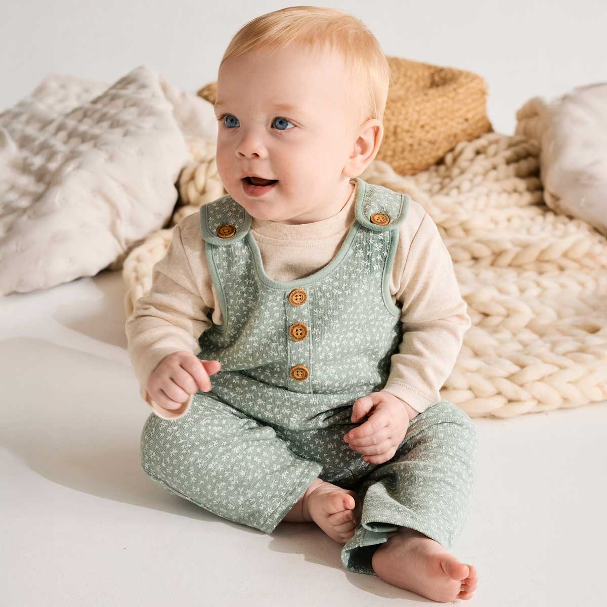 Baby Unisex Sprig Printed Dungaree 2pc Set, Multicolour - Minicuddles
